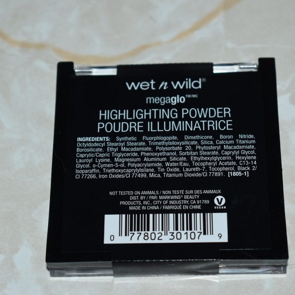 Wet n Wild Not Your Basic Witch Highlight Powder - Picture 4 of 4